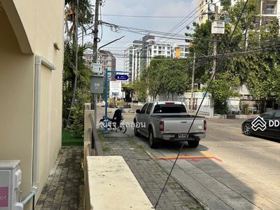 Maneeya Ville, Bangkok, Thailand Maneeya Ville, Bangkok, Thailand