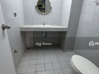 Maneeya Ville, Bangkok, Thailand Maneeya Ville, Bangkok, Thailand