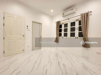 Phuket City home, Phuket, Thailand Phuket City home, Phuket, Thailand