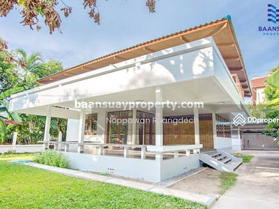 For rent, 2-story detached house, Sukhumvit Road 71, near BTS Phra Khanong, Bangkok., Thailand For rent, 2-story detached house, Sukhumvit Road 71, near BTS Phra Khanong, Bangkok., Thailand