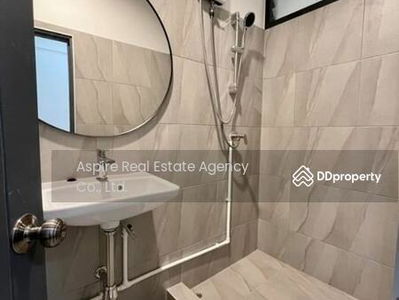 Home office/townhome 4 floors, Bangkok, Thailand Home office/townhome 4 floors, Bangkok, Thailand