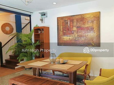 House in Phetchaburi Road, Bangkok, Thailand House in Phetchaburi Road, Bangkok, Thailand