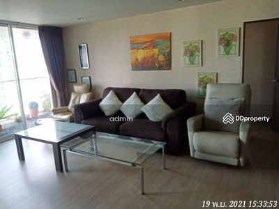 Urbana Langsuan, Bangkok, Thailand Urbana Langsuan, Bangkok, Thailand