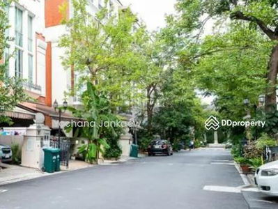 Baan Klang Krung Thonglor, Bangkok, Thailand Baan Klang Krung Thonglor, Bangkok, Thailand