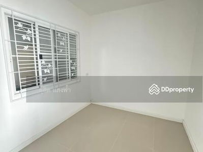 Townhome for rent, J City Sriracha, fully furnished, ready to move in, Chon Buri, Thailand Townhome for rent, J City Sriracha, fully furnished, ready to move in, Chon Buri, Thailand