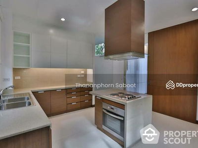 Spacious 4-Bedroom House, Bangkok, Thailand Spacious 4-Bedroom House, Bangkok, Thailand