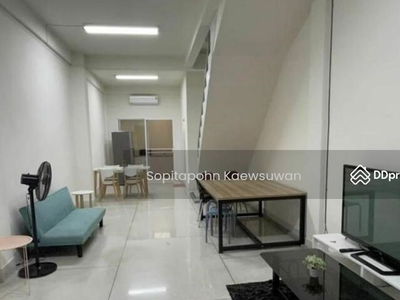 10110, Bangkok, Thailand 10110, Bangkok, Thailand