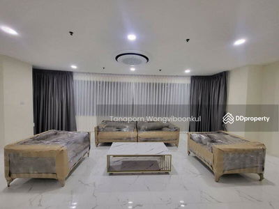 Moon Tower, Bangkok, Thailand Moon Tower, Bangkok, Thailand