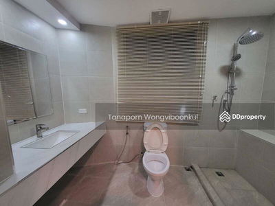 Moon Tower, Bangkok, Thailand Moon Tower, Bangkok, Thailand