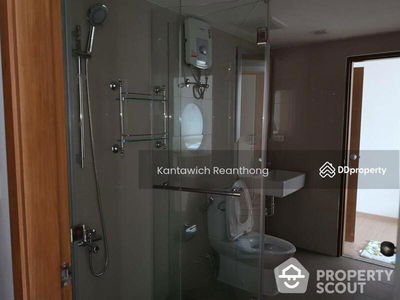 Royal Castle Sukhumvit, Bangkok, Thailand Royal Castle Sukhumvit, Bangkok, Thailand