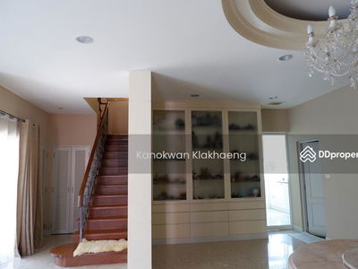 Grand Bangkok Boulevard Rama9, Bangkok, Thailand Grand Bangkok Boulevard Rama9, Bangkok, Thailand