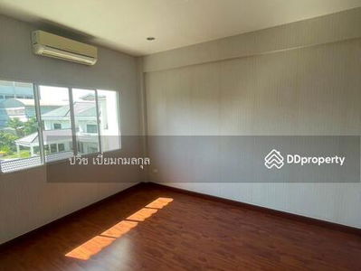 Chuan Chuen Modus Centro, Nonthaburi, Thailand Chuan Chuen Modus Centro, Nonthaburi, Thailand