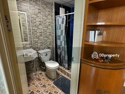 Lumpini Center Sukhumvit 77, Bangkok, Thailand Lumpini Center Sukhumvit 77, Bangkok, Thailand