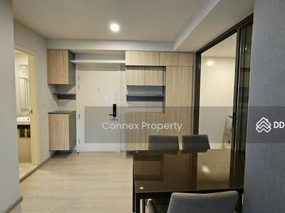 Phyll Phahol 34, Bangkok, Thailand Phyll Phahol 34, Bangkok, Thailand