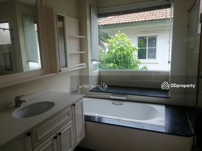 Nantawan, Samut Prakan, Thailand Nantawan, Samut Prakan, Thailand