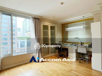 Langsuan Ville, Bangkok, Thailand Langsuan Ville, Bangkok, Thailand