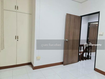 2-story townhouse, Rattanathibet 15 (Intersection 5), Nonthaburi, Nonthaburi, Thailand 2-story townhouse, Rattanathibet 15 (Intersection 5), Nonthaburi, Nonthaburi, Thailand