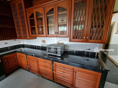 10110, Bangkok, Thailand 10110, Bangkok, Thailand