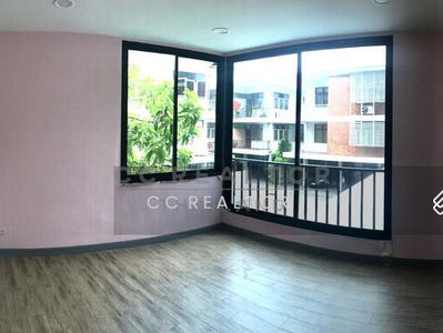 House For Rent Thonglor open Beauty Clinic , Showroom , cafe , Restaurant, Thailand House For Rent Thonglor open Beauty Clinic , Showroom , cafe , Restaurant, Thailand