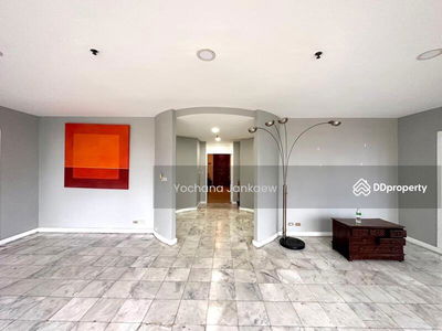 Moon Tower, Bangkok, Thailand Moon Tower, Bangkok, Thailand