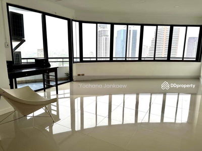 Moon Tower, Bangkok, Thailand Moon Tower, Bangkok, Thailand