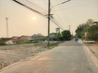 For sale and rent, land filled in, 4-1-37. rai higher than the road, near the new Si Mum Mueang Mai Market, Mueang District, Pathum Thani., Thailand For sale and rent, land filled in, 4-1-37. rai higher than the road, near the new Si Mum Mueang Mai Market, Mueang District, Pathum Thani., Thailand