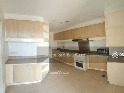 Fifty Fifth Tower, Bangkok, Thailand Fifty Fifth Tower, Bangkok, Thailand