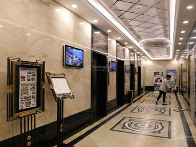 D'. Le Pont D'or - Hoang Cau, Vietnam D'. Le Pont D'or - Hoang Cau, Vietnam