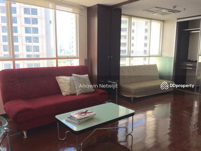 Urbana Langsuan, Bangkok, Thailand Urbana Langsuan, Bangkok, Thailand