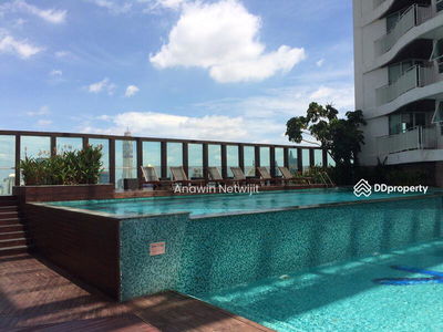 Urbana Langsuan, Bangkok, Thailand Urbana Langsuan, Bangkok, Thailand