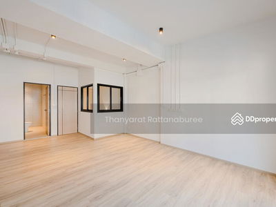 Townhome renovate at Charoen Krung, Bangkok, Thailand Townhome renovate at Charoen Krung, Bangkok, Thailand