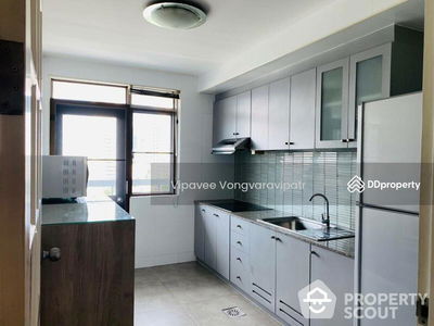 Royal Castle Sukhumvit, Bangkok, Thailand Royal Castle Sukhumvit, Bangkok, Thailand