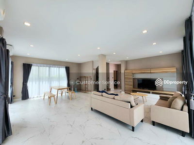 Bangkok Boulevard Vibhavadi, Bangkok, Thailand Bangkok Boulevard Vibhavadi, Bangkok, Thailand