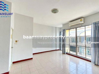 For rent, 3-story townhome, Srinakarin Road, near Thanya Park Mall, Srinakarin, Bangkok., Thailand For rent, 3-story townhome, Srinakarin Road, near Thanya Park Mall, Srinakarin, Bangkok., Thailand