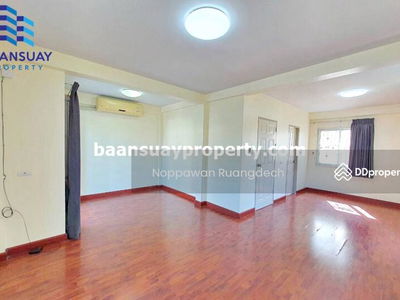 For rent, 3-story townhome, corner unit, Bangkoknon Road. Near the Purple Line, Tiwanon Intersection Station, Nonthaburi, Thailand For rent, 3-story townhome, corner unit, Bangkoknon Road. Near the Purple Line, Tiwanon Intersection Station, Nonthaburi, Thailand