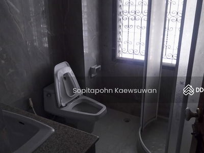 10310, Bangkok, Thailand 10310, Bangkok, Thailand