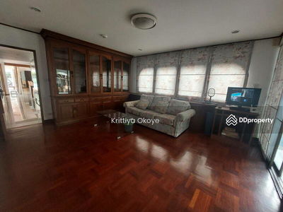 10110, Bangkok, Thailand 10110, Bangkok, Thailand