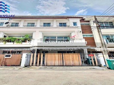 For rent, 3-story townhome with 5 air conditioners, Kaset-Nawamin Road, near Avenue Mall, Bangkok., Thailand For rent, 3-story townhome with 5 air conditioners, Kaset-Nawamin Road, near Avenue Mall, Bangkok., Thailand