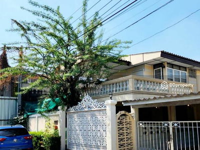 Moobaan Seri 4 Rama 9, Bangkok, Thailand Moobaan Seri 4 Rama 9, Bangkok, Thailand