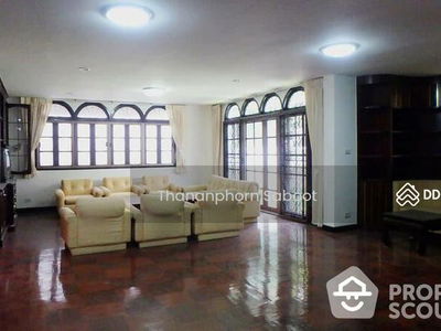 Spacious 4-Bedroom House, Bangkok, Thailand Spacious 4-Bedroom House, Bangkok, Thailand