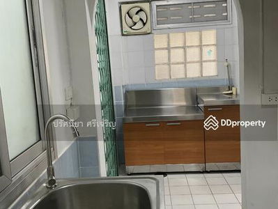 Townhouse 3 floors, 2 bedrooms, 2 bathrooms. Air conditioning in every room with a newly renovated living room on Chan Kao Road. (Soi Amorn) off Soi Suan Phul, Bangkok, Thailand Townhouse 3 floors, 2 bedrooms, 2 bathrooms. Air conditioning in every room with a newly renovated living room on Chan Kao Road. (Soi Amorn) off Soi Suan Phul, Bangkok, Thailand