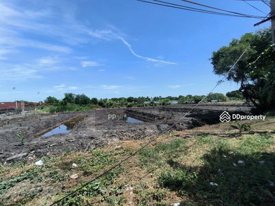 Suvarnabhumi entrance road, Samut Prakan, Thailand Suvarnabhumi entrance road, Samut Prakan, Thailand