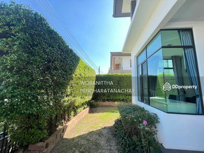 Manthana Lake Watcharapol, Bangkok, Thailand Manthana Lake Watcharapol, Bangkok, Thailand