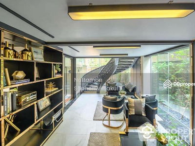 Altitude Define, Bangkok, Thailand Altitude Define, Bangkok, Thailand