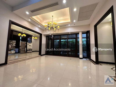 4 Bedrooms House for Rent in Sukhumvit, Bangkok near BTS Asok - MRT Sukhumvit at House with pool Ex, Bangkok, Thailand 4 Bedrooms House for Rent in Sukhumvit, Bangkok near BTS Asok - MRT Sukhumvit at House with pool Ex, Bangkok, Thailand