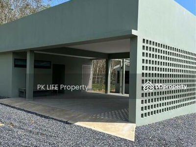 Housing in Ban Ratsada, Thailand Housing in Ban Ratsada, Thailand