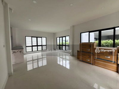 The City Ekkamai-Ladprao, Bangkok, Thailand The City Ekkamai-Ladprao, Bangkok, Thailand