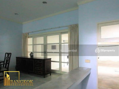 Townhouse in Compound, Bangkok, Thailand Townhouse in Compound, Bangkok, Thailand