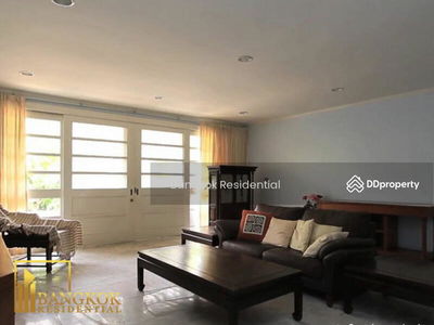 Townhouse in Compound, Bangkok, Thailand Townhouse in Compound, Bangkok, Thailand