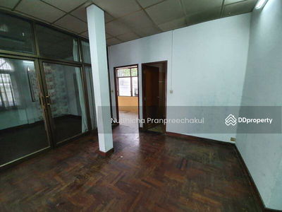 Exclusive 5-Br House near BTS Phrom Phong, Bangkok, Thailand Exclusive 5-Br House near BTS Phrom Phong, Bangkok, Thailand